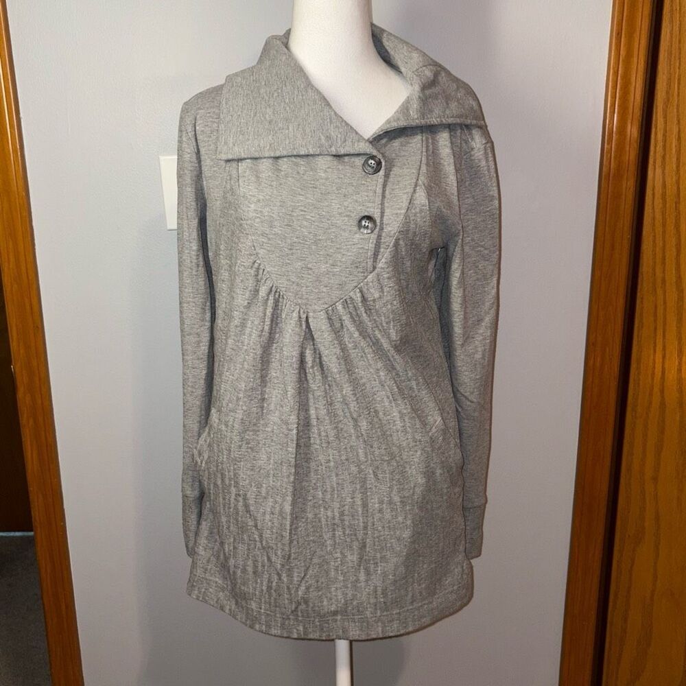 Porridge Anthropologie Amos Gray Cotton Asymmetrical Button Top Long Sleeve